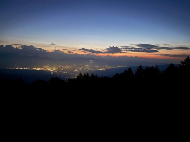 鹿嶺高原からの伊那谷の夕景